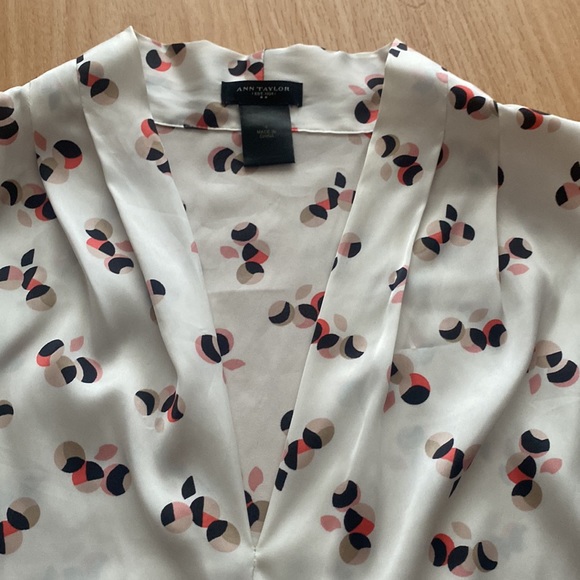 Ann Taylor blouse - Picture 5 of 8